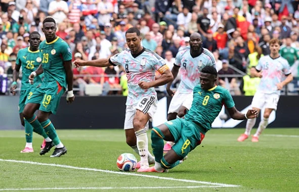 Vì sao Bỉ được hưởng phạt đền trước Senegal? Vì sao Bỉ được hưởng phạt đền trước Senegal?