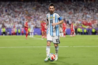 Vì sao Messi đi bộ 47% thời gian nhưng vẫn là huyền thoại?
