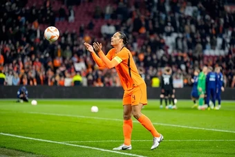 Virgil van Dijk đứng trước cơ hội phá kỷ lục của Hà Lan tại World Cup