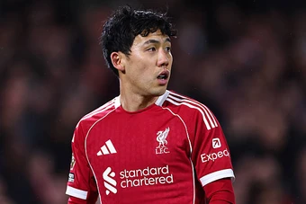Wataru Endo nỗ lực dự World Cup bất chấp dự bị tại Liverpool