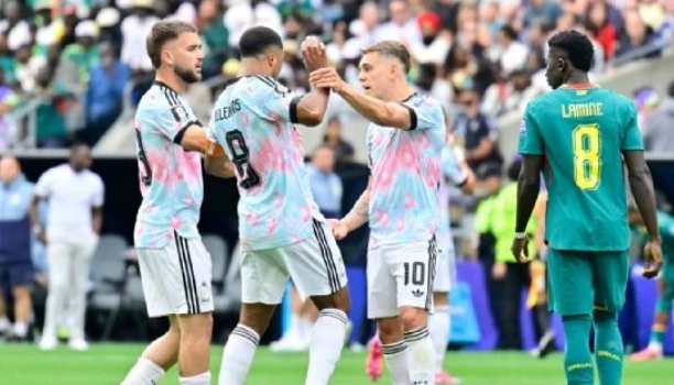 Youri Tielemans lên tiếng về mâu thuẫn với Trossard