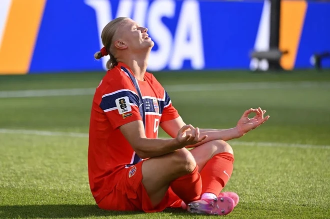 Zlatan Ibrahimovic so sánh Haaland với bản thân