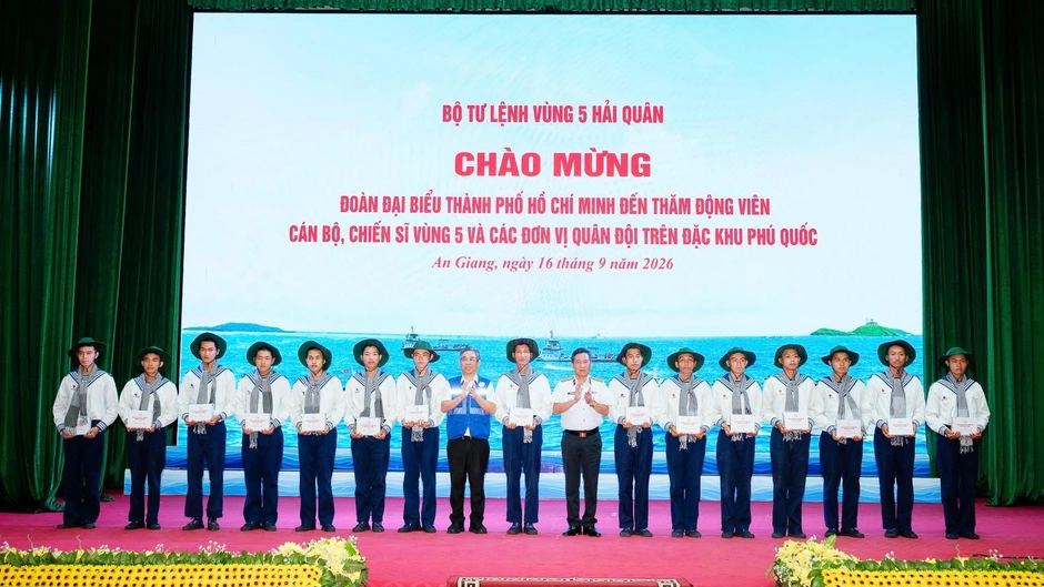 [Ảnh] Biển đảo gần hơn sau hải trình gần 1.000 hải lý