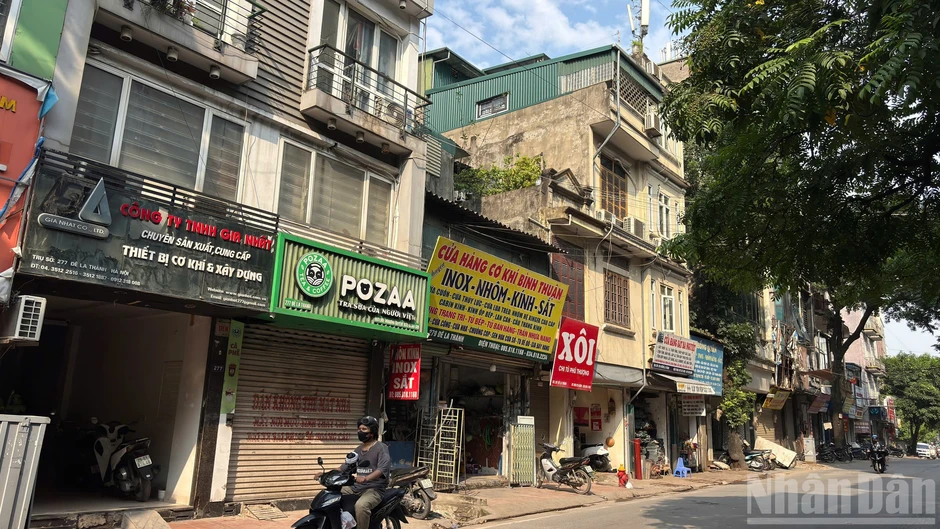 [Ảnh] Cận cảnh khu vực sắp giải phóng mặt bằng làm bãi đỗ xe, trạm sạc trên Vành đai 1