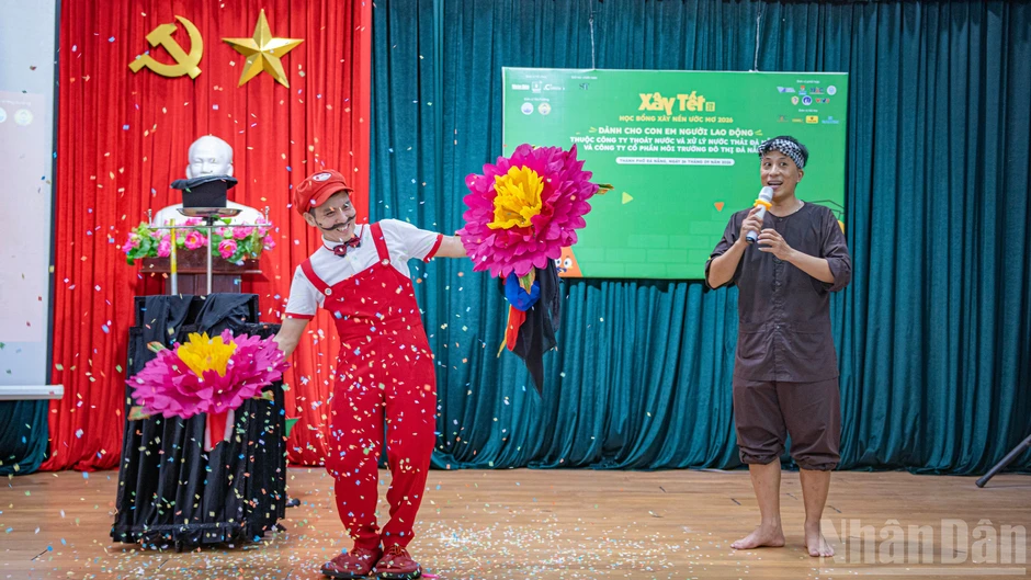 [Ảnh] Chắp cánh ước mơ cho con em những "người hùng thầm lặng" của thành phố Đà Nẵng