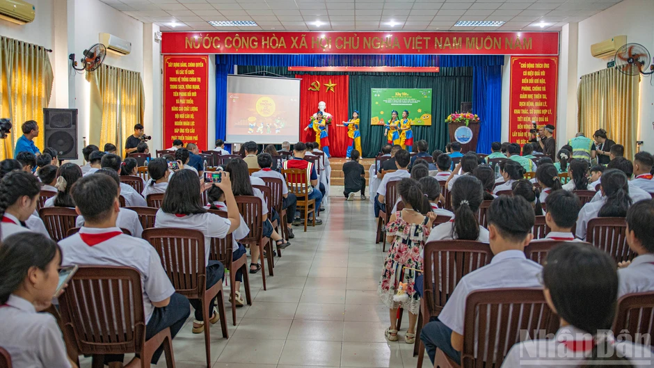 [Ảnh] Chắp cánh ước mơ cho con em những "người hùng thầm lặng" của thành phố Đà Nẵng