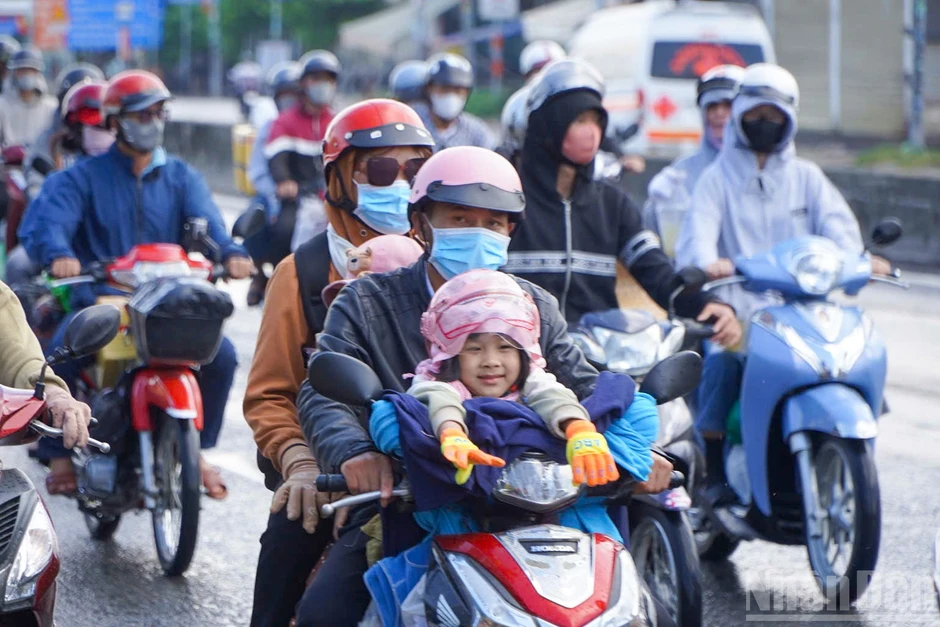 [Ảnh] Cửa ngõ vào trung tâm Thành phố Hồ Chí Minh đông đúc nhưng không kẹt xe