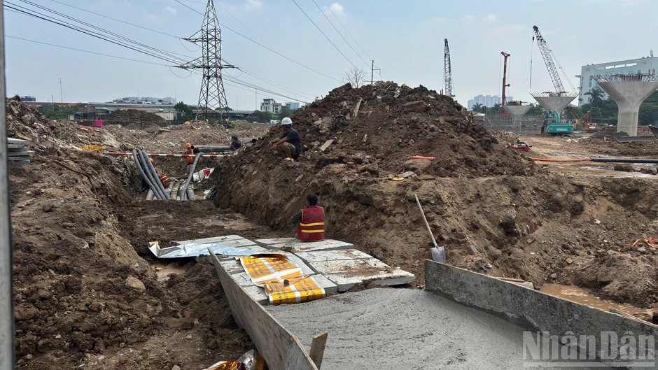 [Ảnh] Hà Nội: Dự án nút giao Phạm Tu-Đường 70 bước vào giai đoạn thi công cao điểm