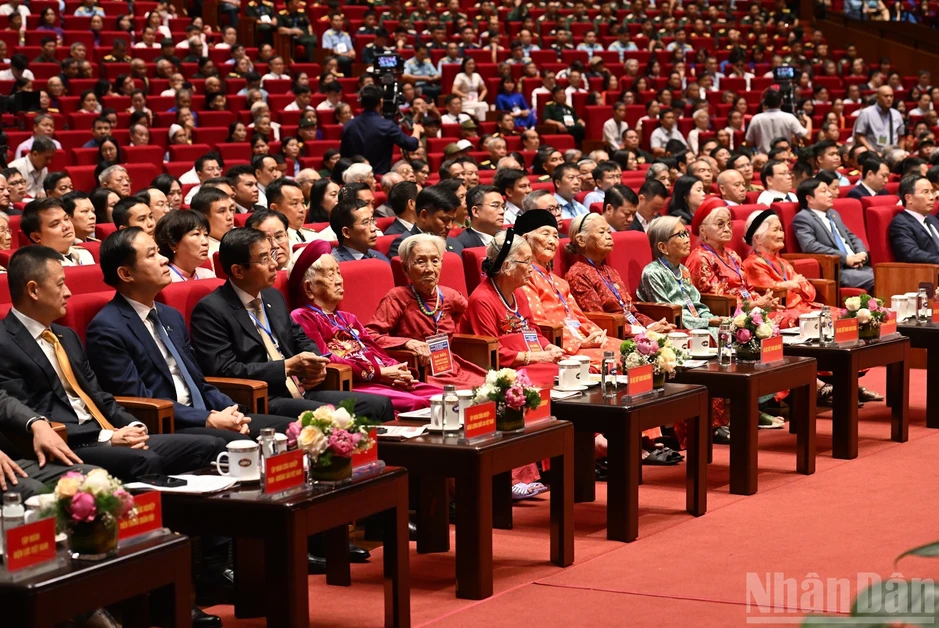 [Ảnh] Lãnh đạo Đảng, Nhà nước dự Hội nghị tri ân người có công với cách mạng toàn quốc năm 2026