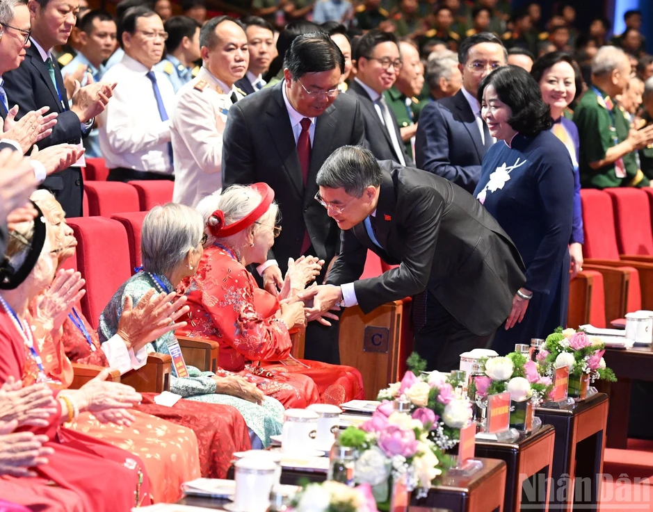 [Ảnh] Lãnh đạo Đảng, Nhà nước dự Hội nghị tri ân người có công với cách mạng toàn quốc năm 2026