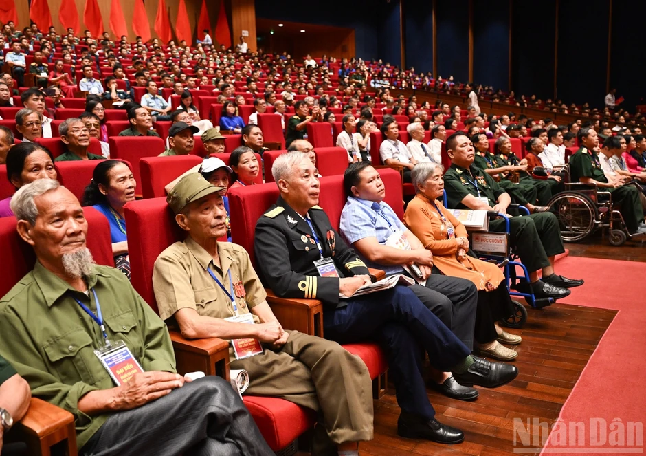[Ảnh] Lãnh đạo Đảng, Nhà nước dự Hội nghị tri ân người có công với cách mạng toàn quốc năm 2026