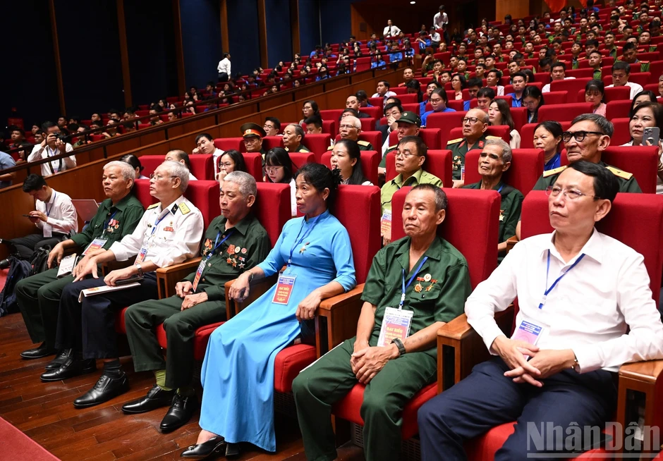 [Ảnh] Lãnh đạo Đảng, Nhà nước dự Hội nghị tri ân người có công với cách mạng toàn quốc năm 2026