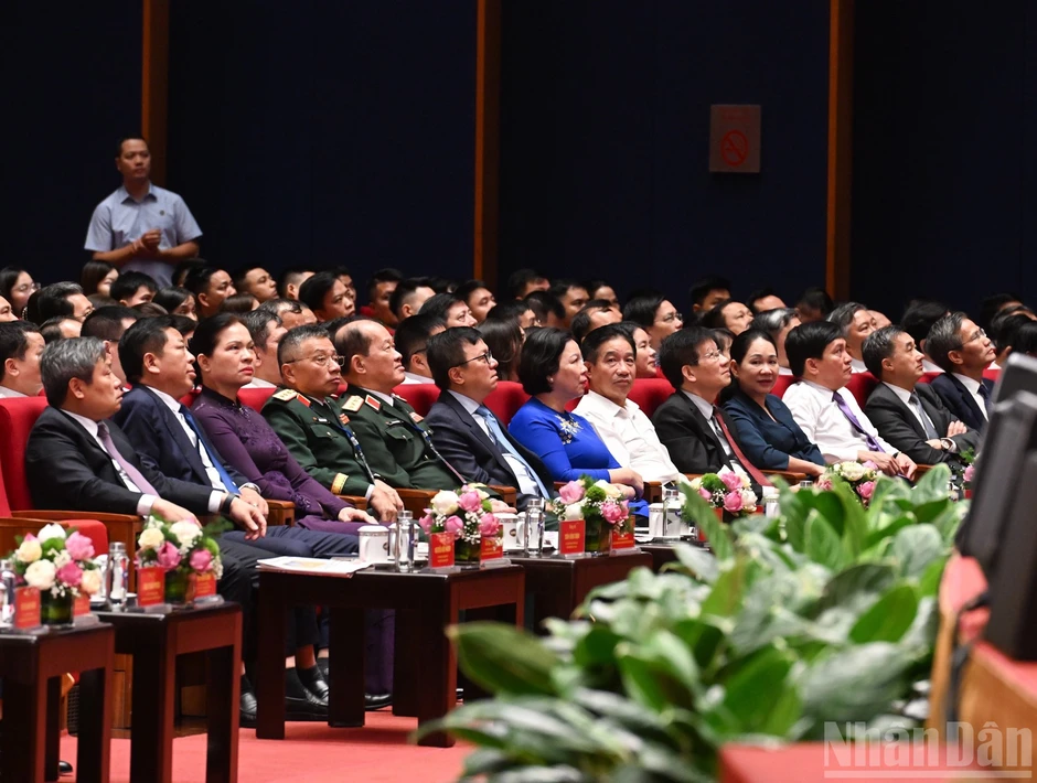 [Ảnh] Lãnh đạo Đảng, Nhà nước dự Hội nghị tri ân người có công với cách mạng toàn quốc năm 2026