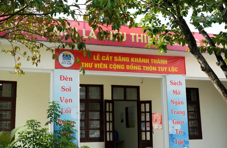 [Ảnh] Một chiều hè không điện thoại ở thư viện làng