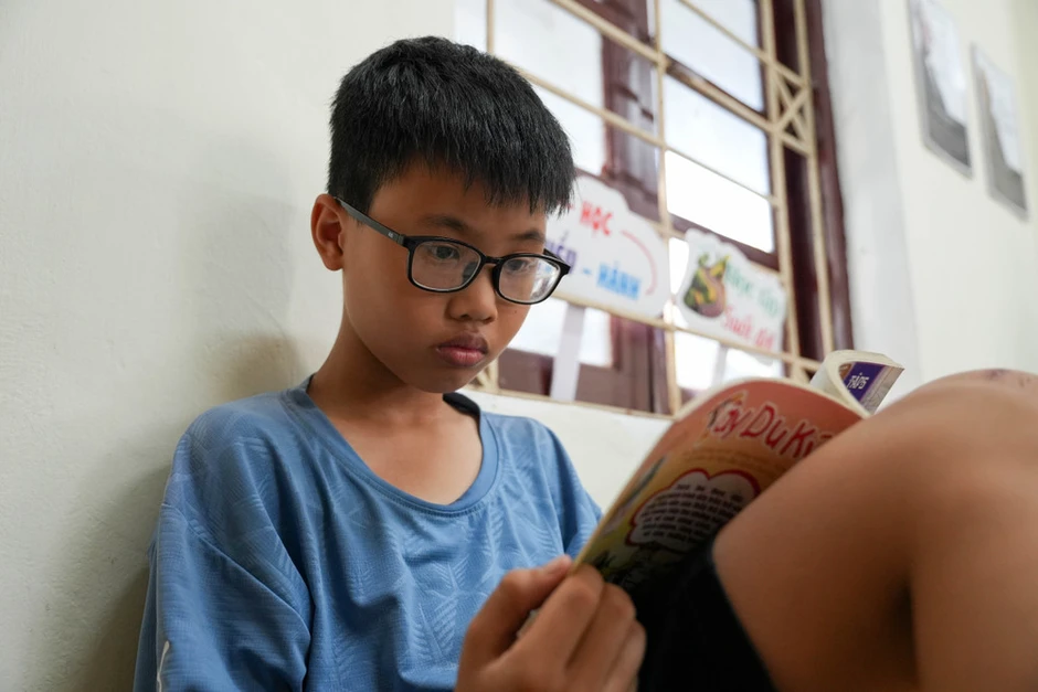 [Ảnh] Một chiều hè không điện thoại ở thư viện làng