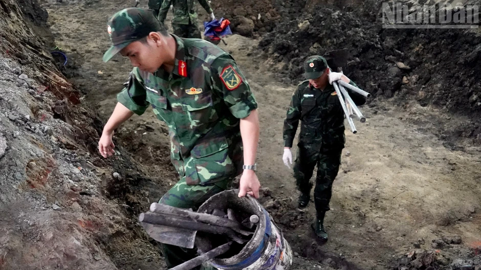 [Ảnh] Phát hiện thêm 19 bộ hài cốt liệt sĩ và một bộ hài cốt chung tại Công viên Lê Thị Riêng