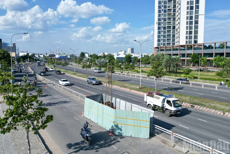 [Ảnh] Thành phố Hồ Chí Minh: Khởi động khảo sát địa chất dự án đường trên cao Nguyễn Văn Linh