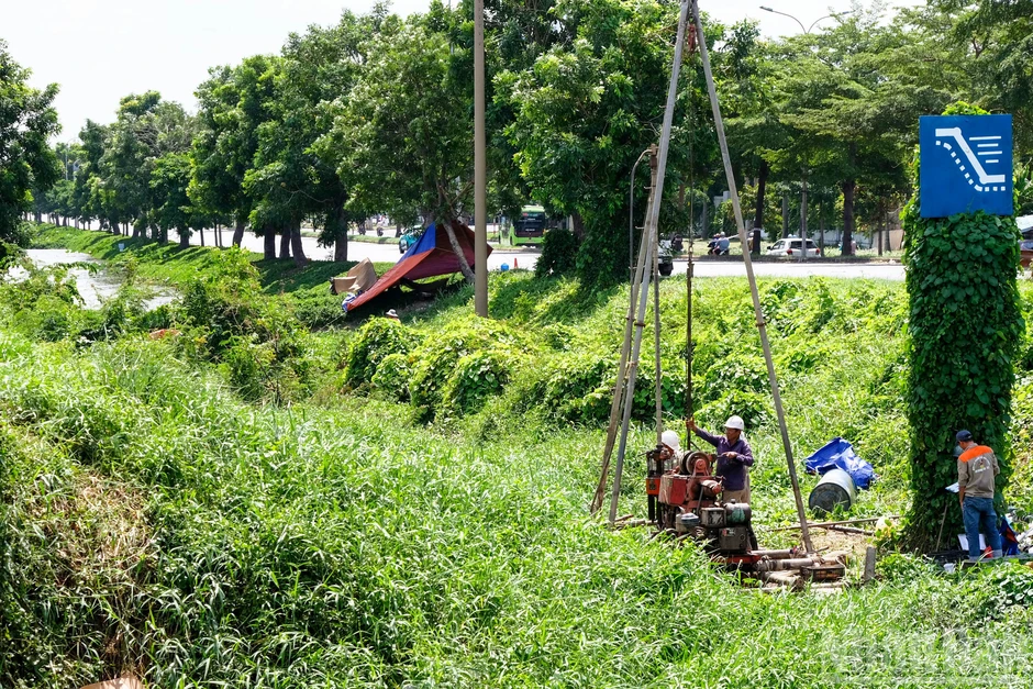 [Ảnh] Thành phố Hồ Chí Minh: Khởi động khảo sát địa chất dự án đường trên cao Nguyễn Văn Linh