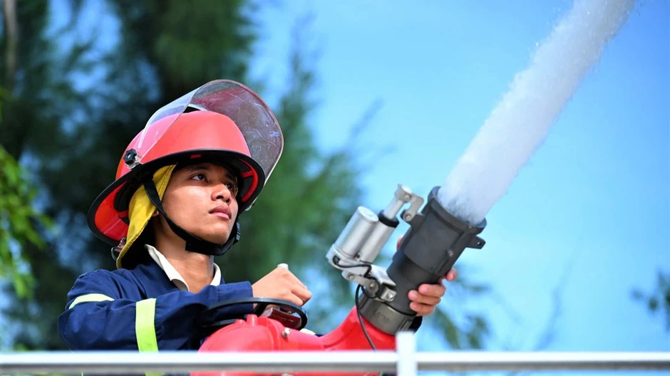 [Ảnh] Toàn cảnh diễn tập chữa cháy và cứu nạn, cứu hộ tại kho xăng dầu Bến Thủy