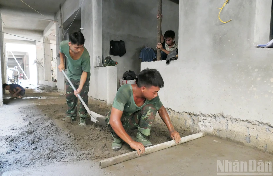 [Ảnh] Tuyên Quang: Lực lượng quân đội góp sức xây trường biên giới Pà Vầy Sủ