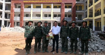 [Ảnh] Tuyên Quang: Lực lượng quân đội góp sức xây trường biên giới Pà Vầy Sủ