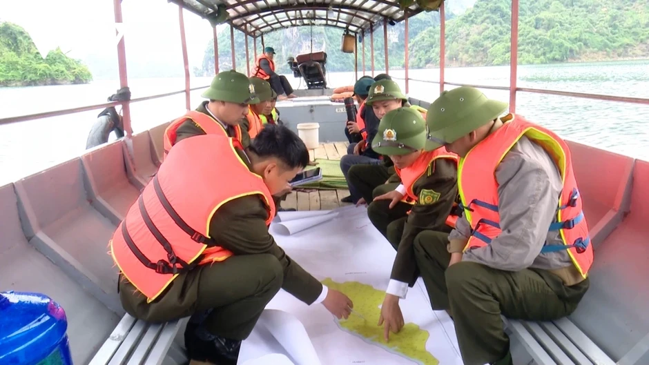 “Canh lửa” giữ rừng mùa hanh khô “Canh lửa” giữ rừng mùa hanh khô