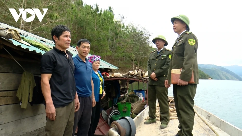 “Canh lửa” giữ rừng mùa hanh khô “Canh lửa” giữ rừng mùa hanh khô