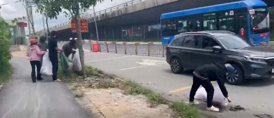 [Clip] 'Mắt thần' bắt quả tang 5 người xả rác bừa bãi