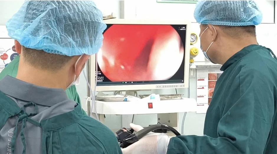 “Mở lại” thực quản hẹp khít 10 năm cho người phụ nữ chỉ sống bằng cháo loãng “Mở lại” thực quản hẹp khít 10 năm cho người phụ nữ chỉ sống bằng cháo loãng