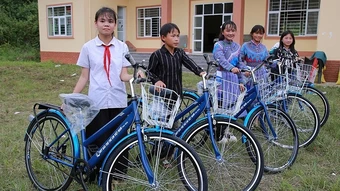 “Phiên chợ 0 đồng” ở Lào Cai hỗ trợ gần 2,4 tỷ đồng cho trẻ em khó khăn