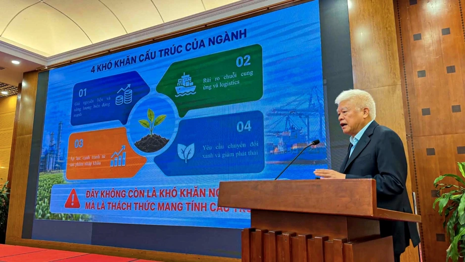 "Chuyển đổi xanh ngành phân bón, động lực cho thích ứng với biến đổi khí hậu" "Chuyển đổi xanh ngành phân bón, động lực cho thích ứng với biến đổi khí hậu"