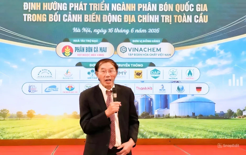 "Chuyển đổi xanh ngành phân bón, động lực cho thích ứng với biến đổi khí hậu" "Chuyển đổi xanh ngành phân bón, động lực cho thích ứng với biến đổi khí hậu"