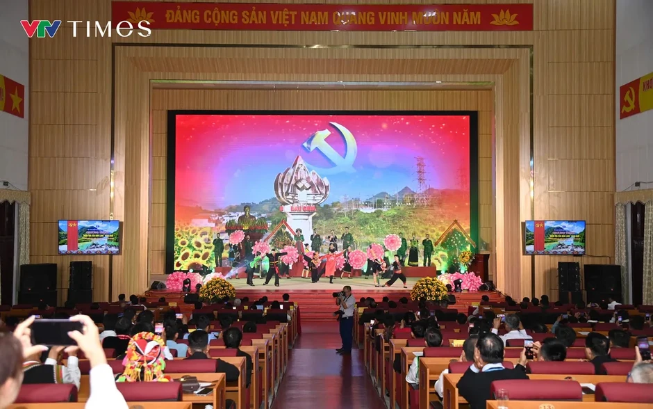 "Điểm tựa của bản làng" - Những người giữ lửa nơi biên cương Lai Châu
