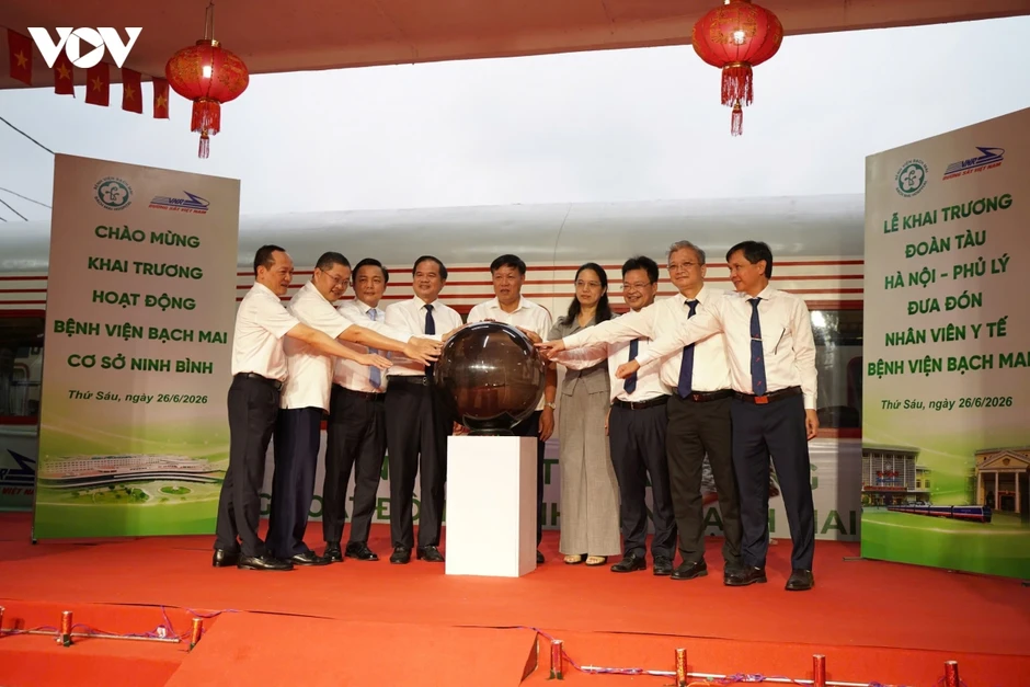 "Đoàn tàu Bạch Mai" đến Phủ Lý chính thức hoạt động "Đoàn tàu Bạch Mai" đến Phủ Lý chính thức hoạt động