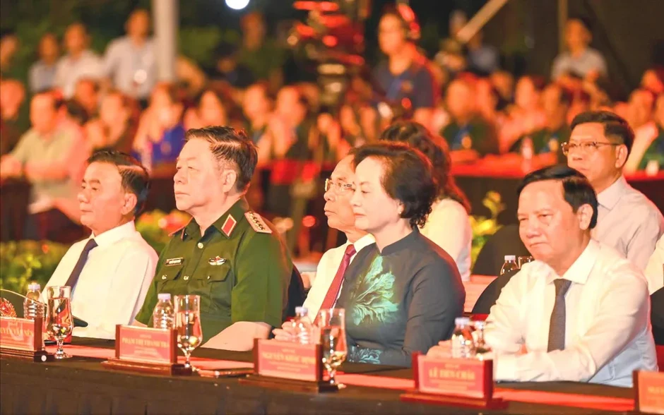 "Sao sáng dẫn đường": Khúc tráng ca tri ân từ lòng đất mẹ