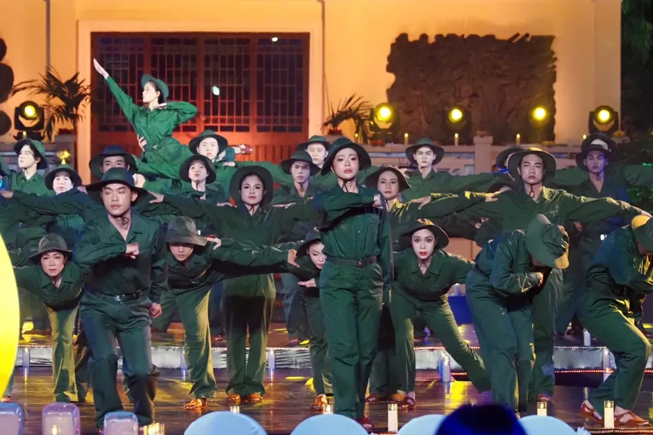 "Sao sáng dẫn đường": Khúc tráng ca tri ân từ lòng đất mẹ