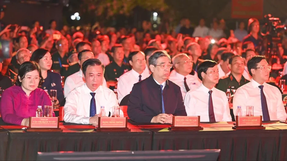 "Sao sáng dẫn đường": Khúc tráng ca tri ân từ lòng đất mẹ