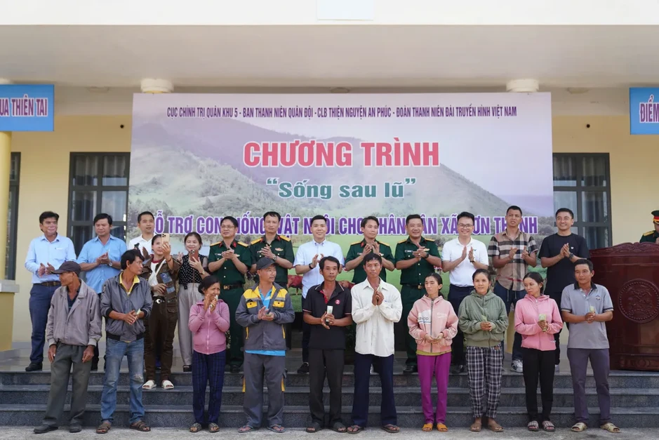 "Sống sau lũ": Trao sinh kế, dựng lại niềm tin nơi những vùng quê vừa đi qua thiên tai "Sống sau lũ": Trao sinh kế, dựng lại niềm tin nơi những vùng quê vừa đi qua thiên tai