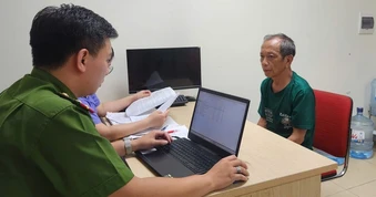 "Thần y dỏm" quảng cáo uống nước ion kiềm chữa bách bệnh, giao dịch lừa đảo gần 100 tỉ đồng
