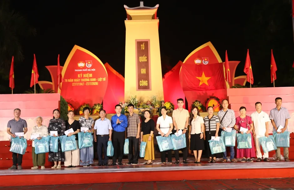"Thắp hương tri ân 2026": Sáng mãi tình đất nước, khắc ghi lòng biết ơn các Anh hùng liệt sĩ