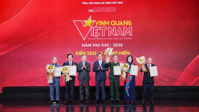 "Vinh quang Việt Nam" vinh danh 13 tập thể, cá nhân kiến tạo, cống hiến "Vinh quang Việt Nam" vinh danh 13 tập thể, cá nhân kiến tạo, cống hiến