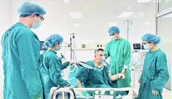 "Vợ khỏe không?" - Dòng chữ sau ca ghép phổi 8 giờ khiến vợ bật khóc "Vợ khỏe không?" - Dòng chữ sau ca ghép phổi 8 giờ khiến vợ bật khóc