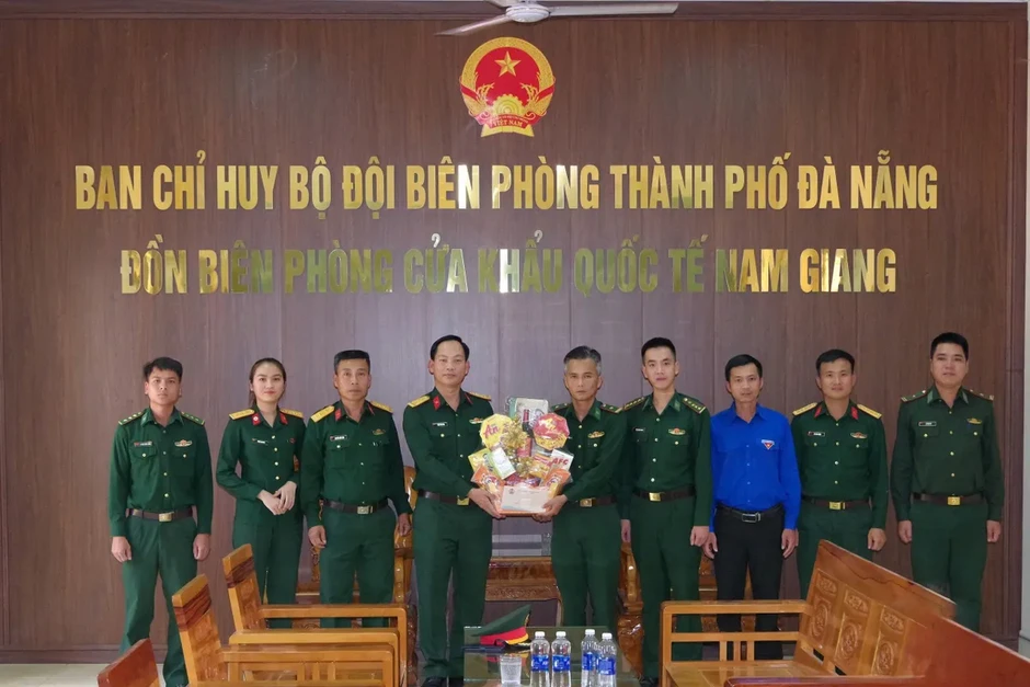 “Tháng Ba biên giới” gắn kết nghĩa tình nơi vùng biên “Tháng Ba biên giới” gắn kết nghĩa tình nơi vùng biên