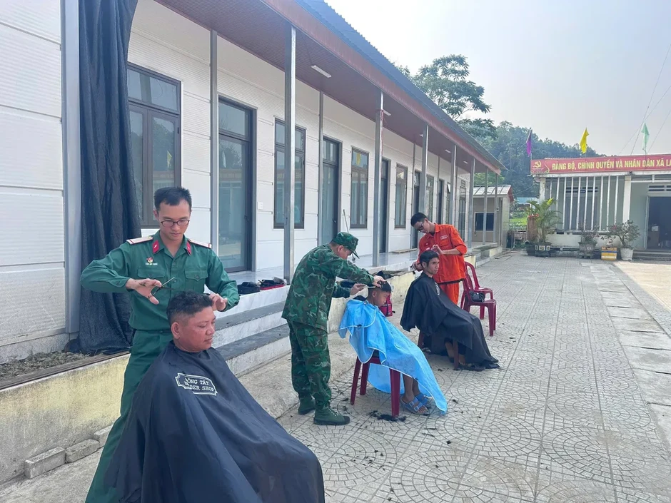 “Tháng Ba biên giới” gắn kết nghĩa tình nơi vùng biên “Tháng Ba biên giới” gắn kết nghĩa tình nơi vùng biên