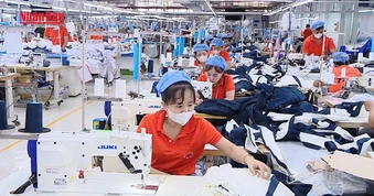 [Video] Đề xuất 2 mức tăng lương tối thiểu vùng 9,8% và 8,5% trong năm 2027