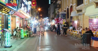 [Video] Hà Nội dự kiến cho thuê vỉa hè 45.000 đồng/m2 mỗi tháng để kinh doanh