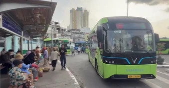 [Video] TP Hồ Chí Minh triển khai miễn vé xe buýt trong tháng 4/2026