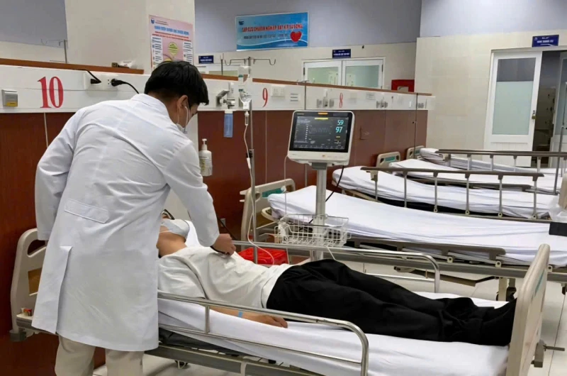 11 công nhân nhập viện cấp cứu sau bữa trưa có cá biển 11 công nhân nhập viện cấp cứu sau bữa trưa có cá biển