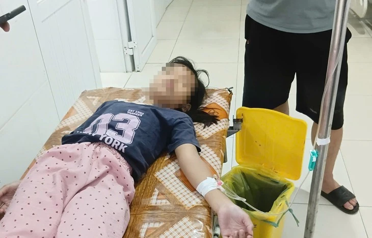 20 người nghi ngộ độc sau khi ăn bánh mì: Bộ Y tế yêu cầu khẩn trương lấy mẫu, xử lý vi phạm 20 người nghi ngộ độc sau khi ăn bánh mì: Bộ Y tế yêu cầu khẩn trương lấy mẫu, xử lý vi phạm