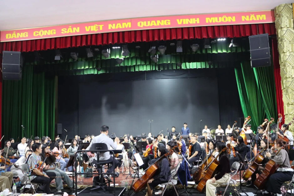 200 nghệ sĩ mang "Thanh âm dưới ánh mặt trời" đến khán giả 200 nghệ sĩ mang "Thanh âm dưới ánh mặt trời" đến khán giả
